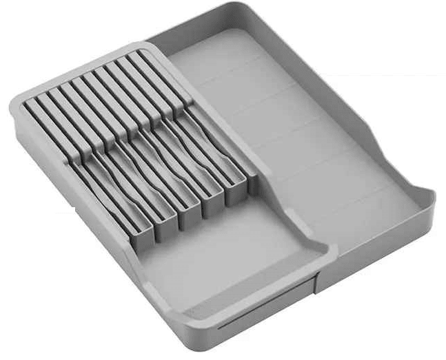 range couvert gris sur fond blanc