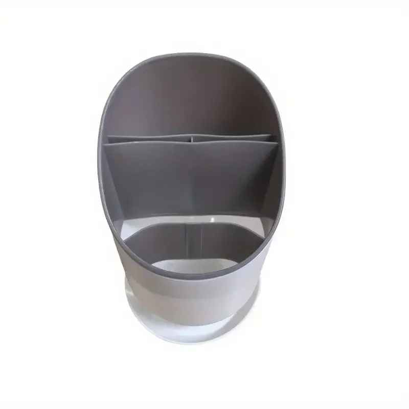 range couvert blanc vue dessu fond blanc