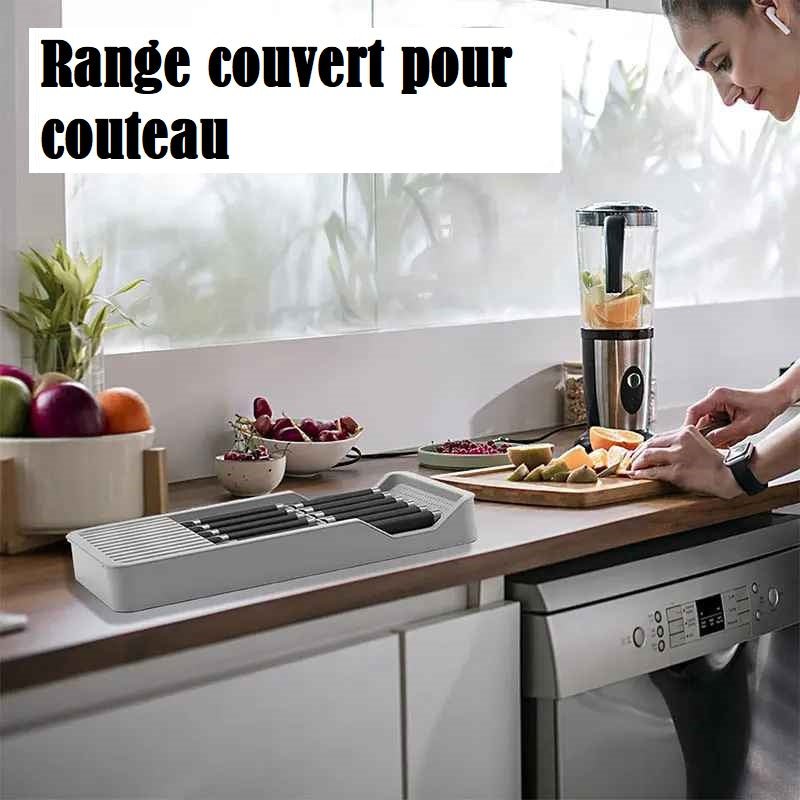 range couvert couteaux sur comptoir cuisine